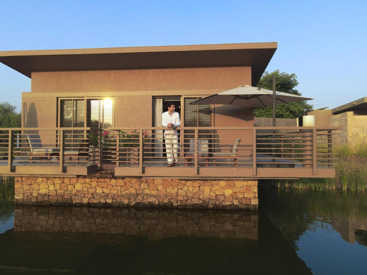 Life At Repose- Lake Villas Resort & Club Chor Warodra Eksteriør billede