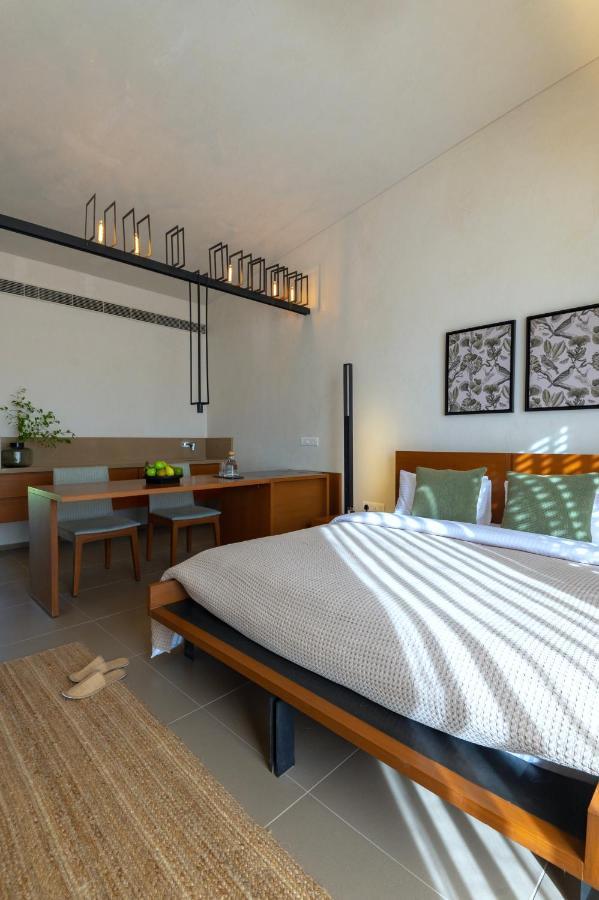 Life At Repose- Lake Villas Resort & Club Chor Warodra Eksteriør billede